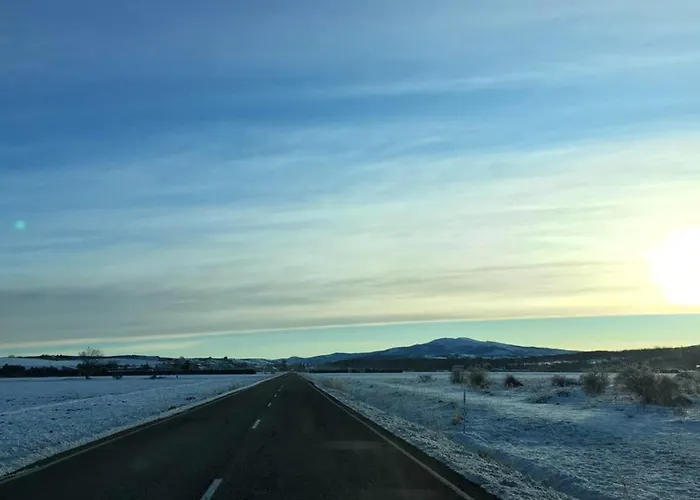 Charming House In With View בית נופש Villasur de Herreros