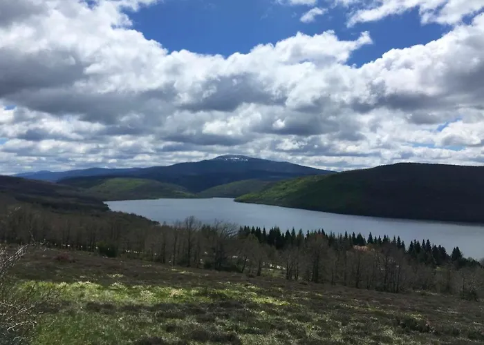 בית נופש Charming House In With View