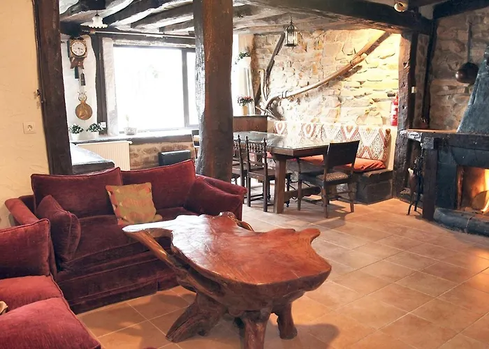 בית נופש Charming House In With View