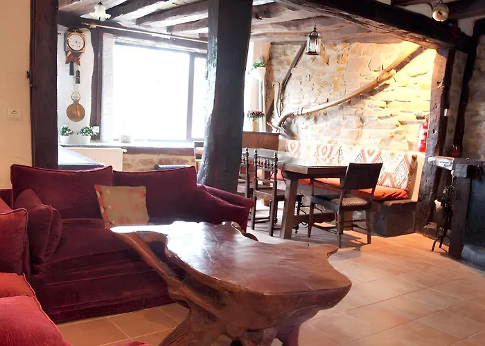 בית נופש Charming House In With View *